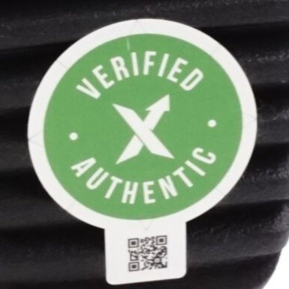 Adidas Original Yeezy Slide Onyx (Kids) in Black HQ4118 -  FCM29 - Picture 14 of 14